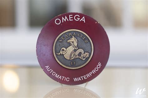 omega seahorse logo